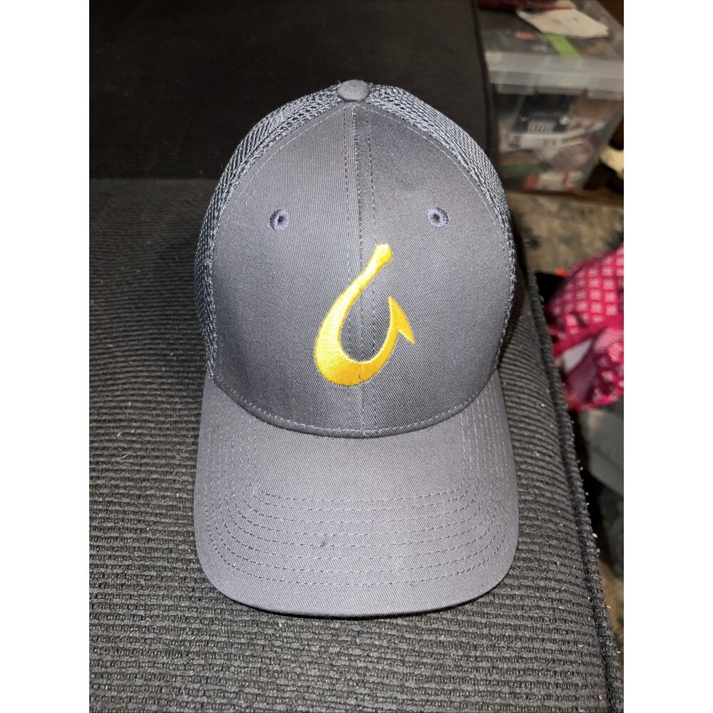 Olukai Fishing Hat Stretch Fit Med/Large Gray Performance Golf Surf Cap Logo